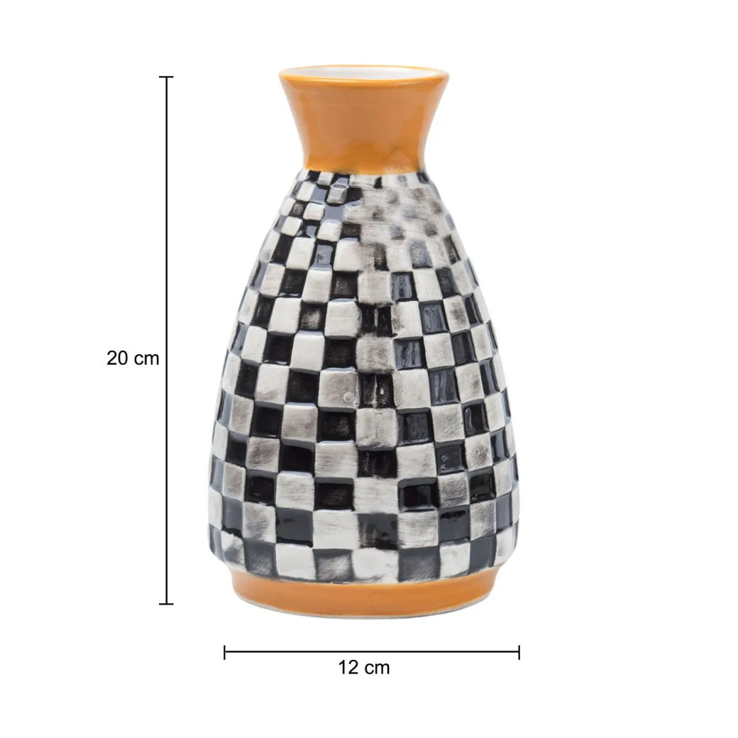 Black & White Ceramic Curvy Vase - Checks, Flower Holder