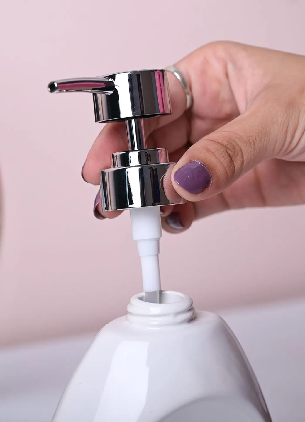 Classic White Kitchen Dispenser With Scrubber - Cylindrical Shape