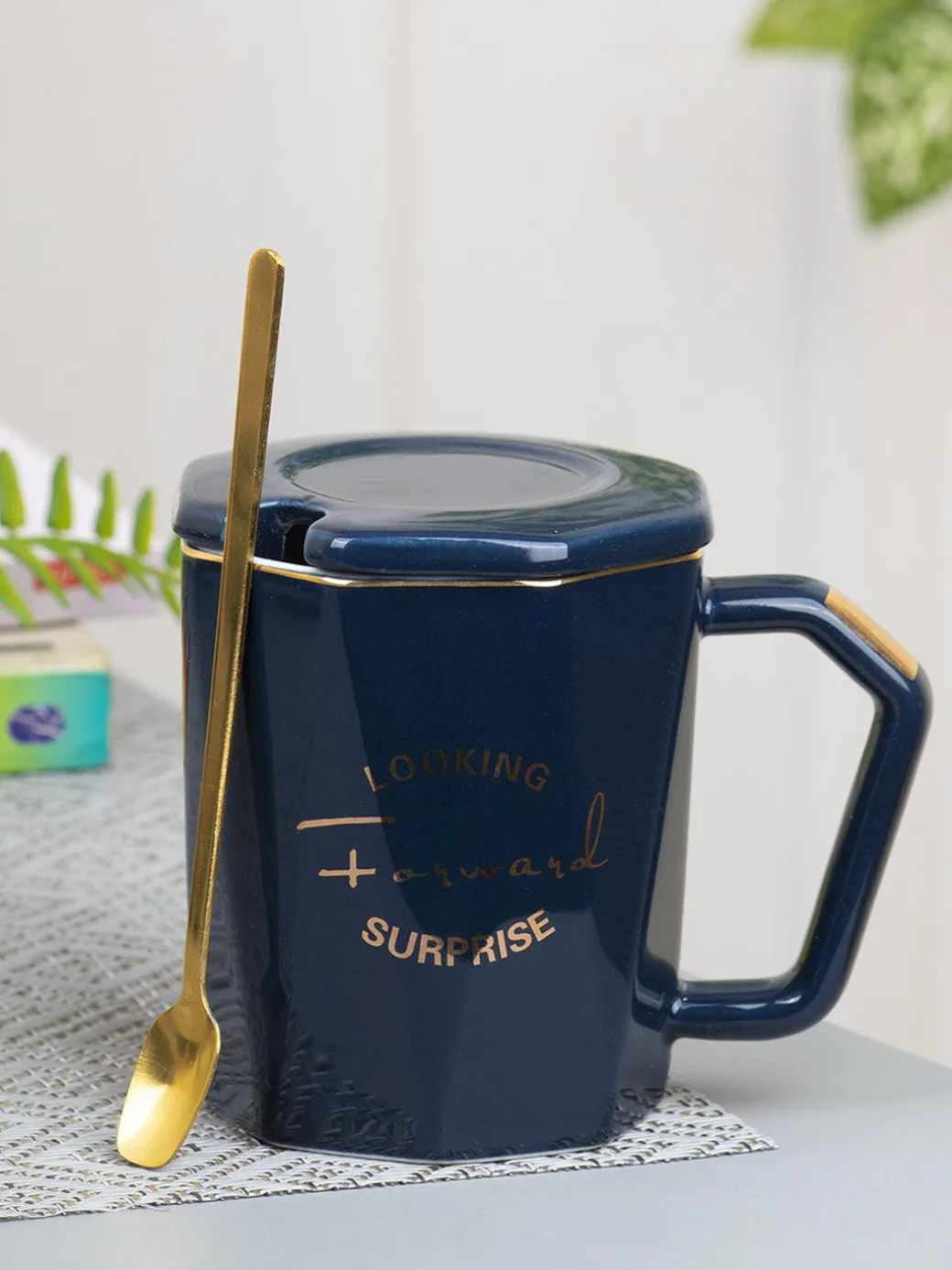 Coffee Mug With Lid (320 Ml)