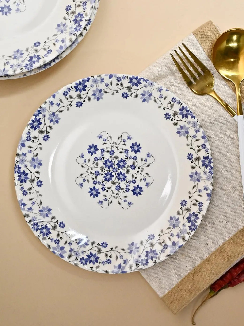 Market99 Melamine Tableware Glossy Floral Finish Quarter Plates for Dining Table (Set Of 6)