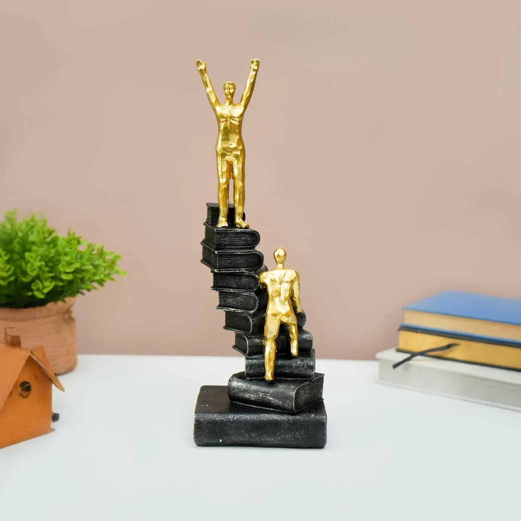 MARKET99 Resin Staircase Decor Object in Black & Golden