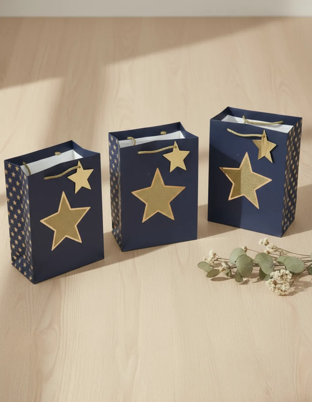 Paper, Gift Bag Pack Of 3, Printed Star, Glitter : Finish, Multicolor