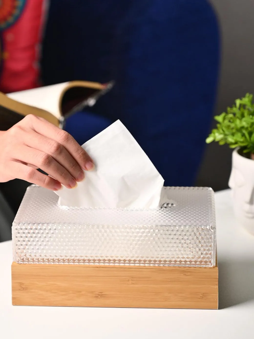 Transparent Sleek Tissue Box - Rectangle Shape