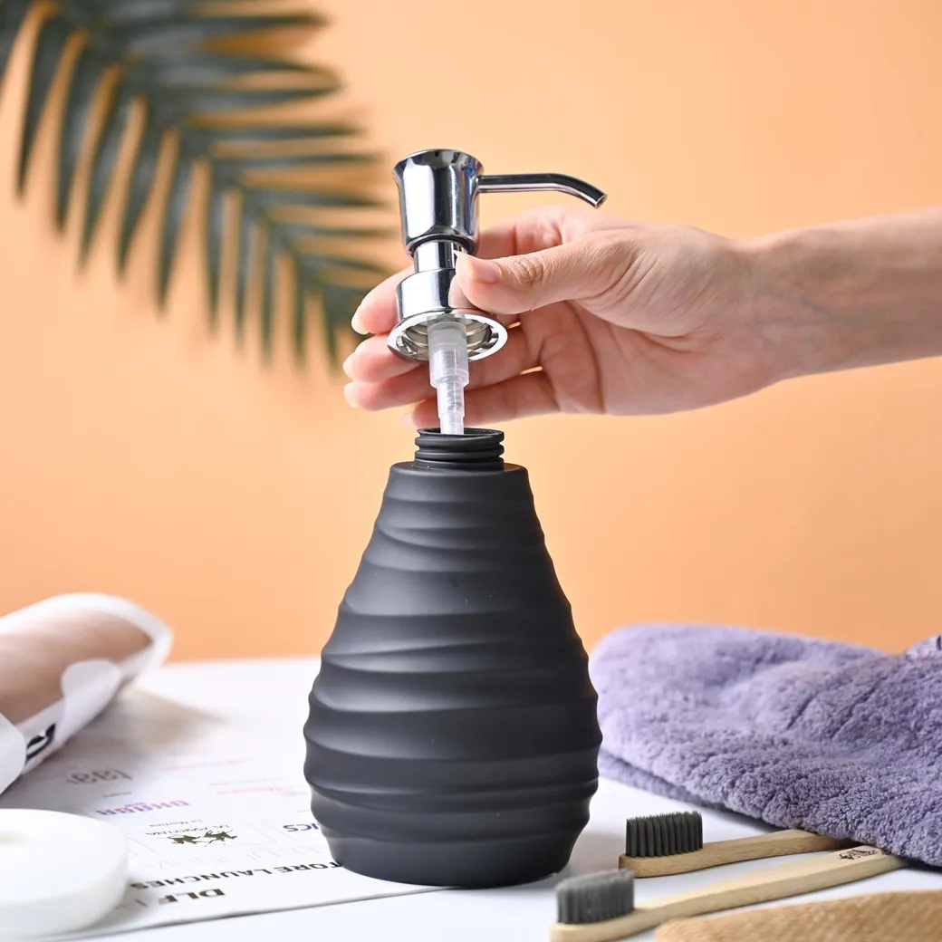 VON CASA Black Soap Dispenser