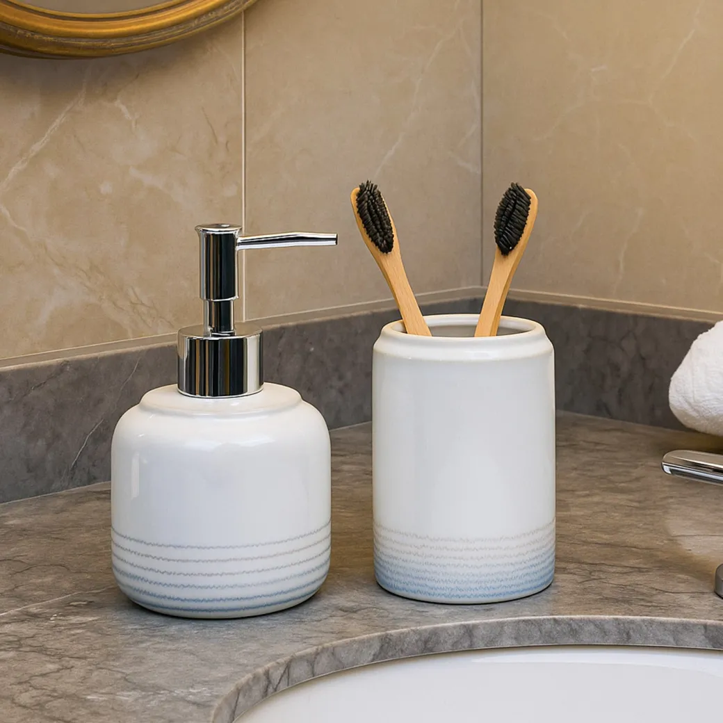 VON CASA Fine-Lined White Ceramic Bathroom Set (Set Of 2)
