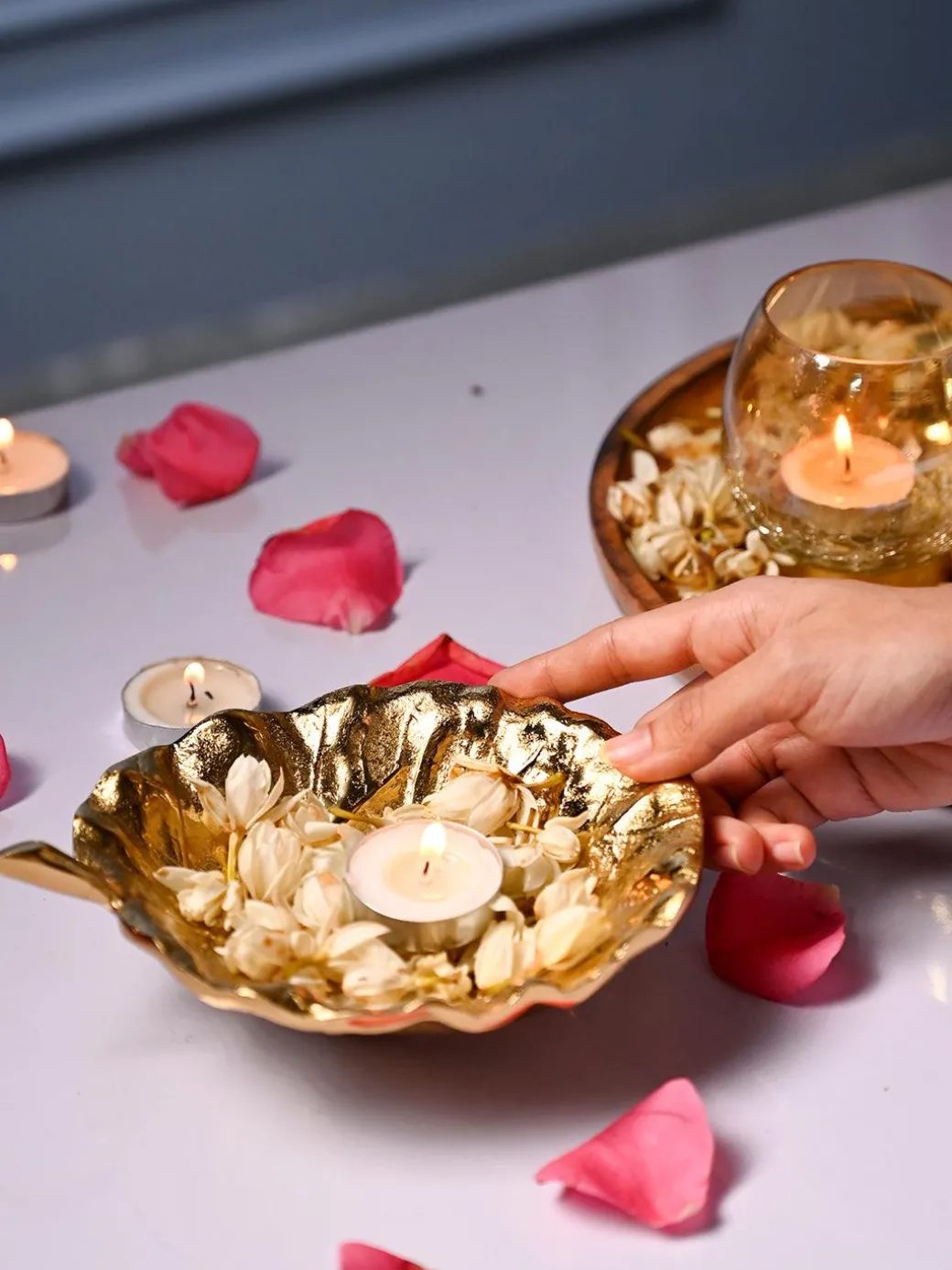 VON CASA Golden Decorative Leaf Shape Dish