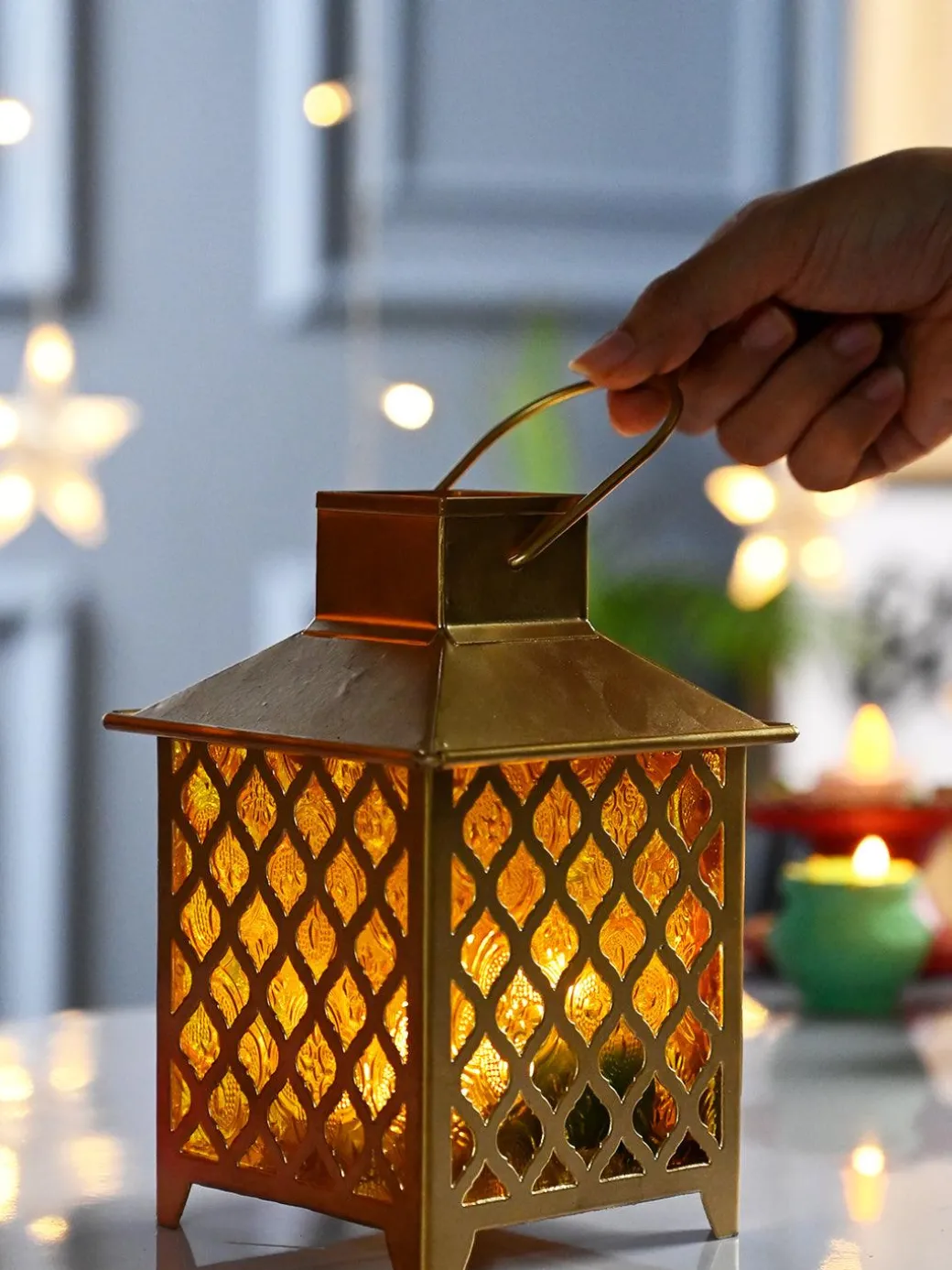 VON CASA Iron Golden + Yellow Lantern