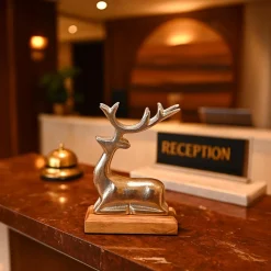 VON CASA Silver Sitting Deer with Wooden Stand